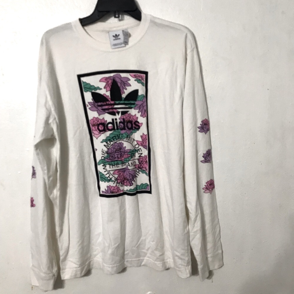 Adidas  sweater size L